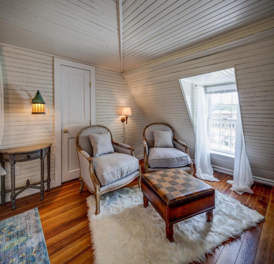 Fairytale Loft Suite 1 Bed, 1 Bath Luxury Apartment In Downtown Belmont Charlottesville Exterior foto
